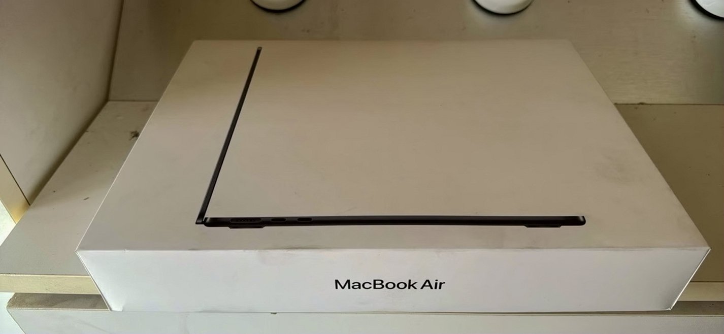 Apple MacBook Air 13 1P29 256GB Unlocked - Used