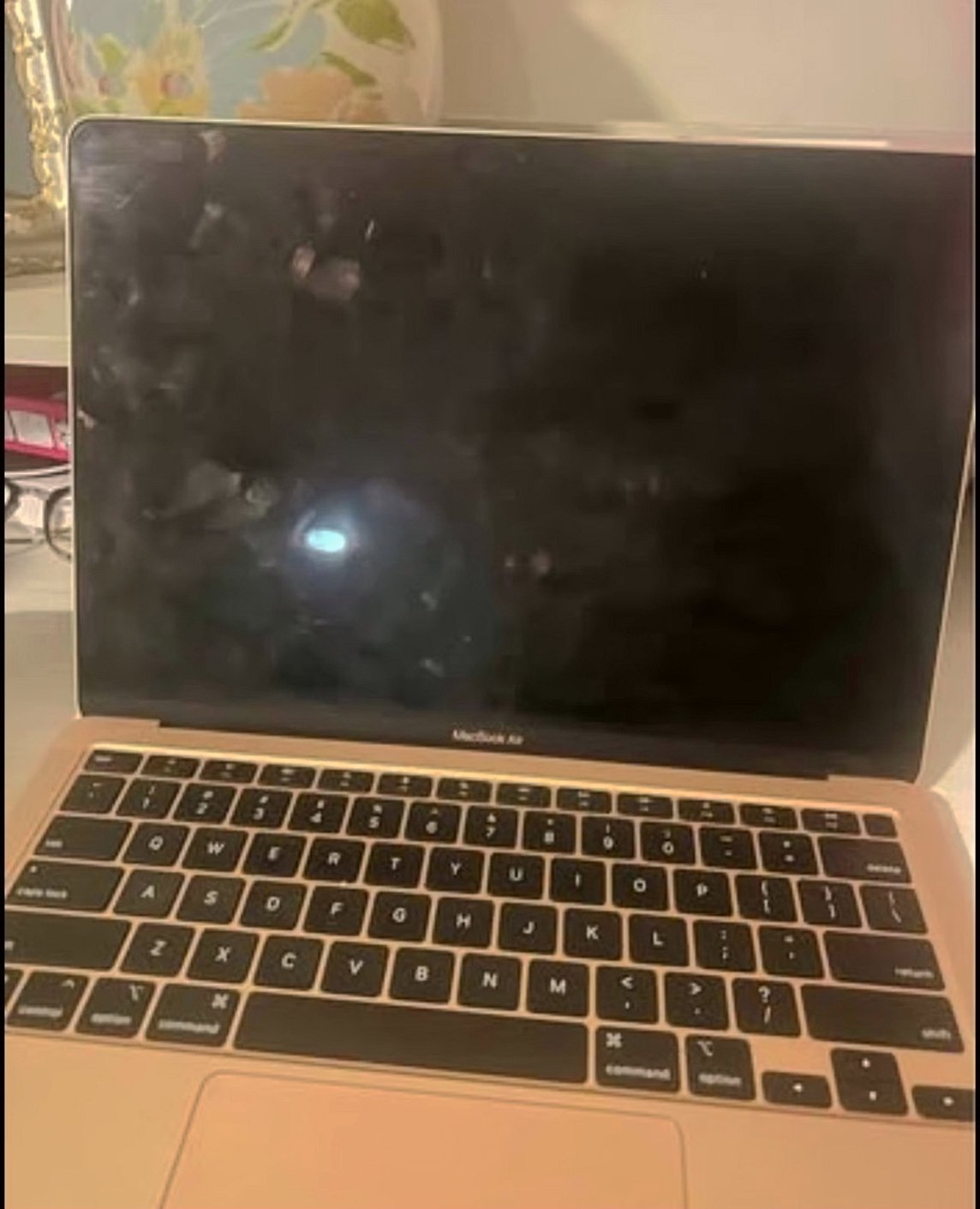 Apple MacBook Air 2A21 256GB Space Gray Unlocked - Used image 4