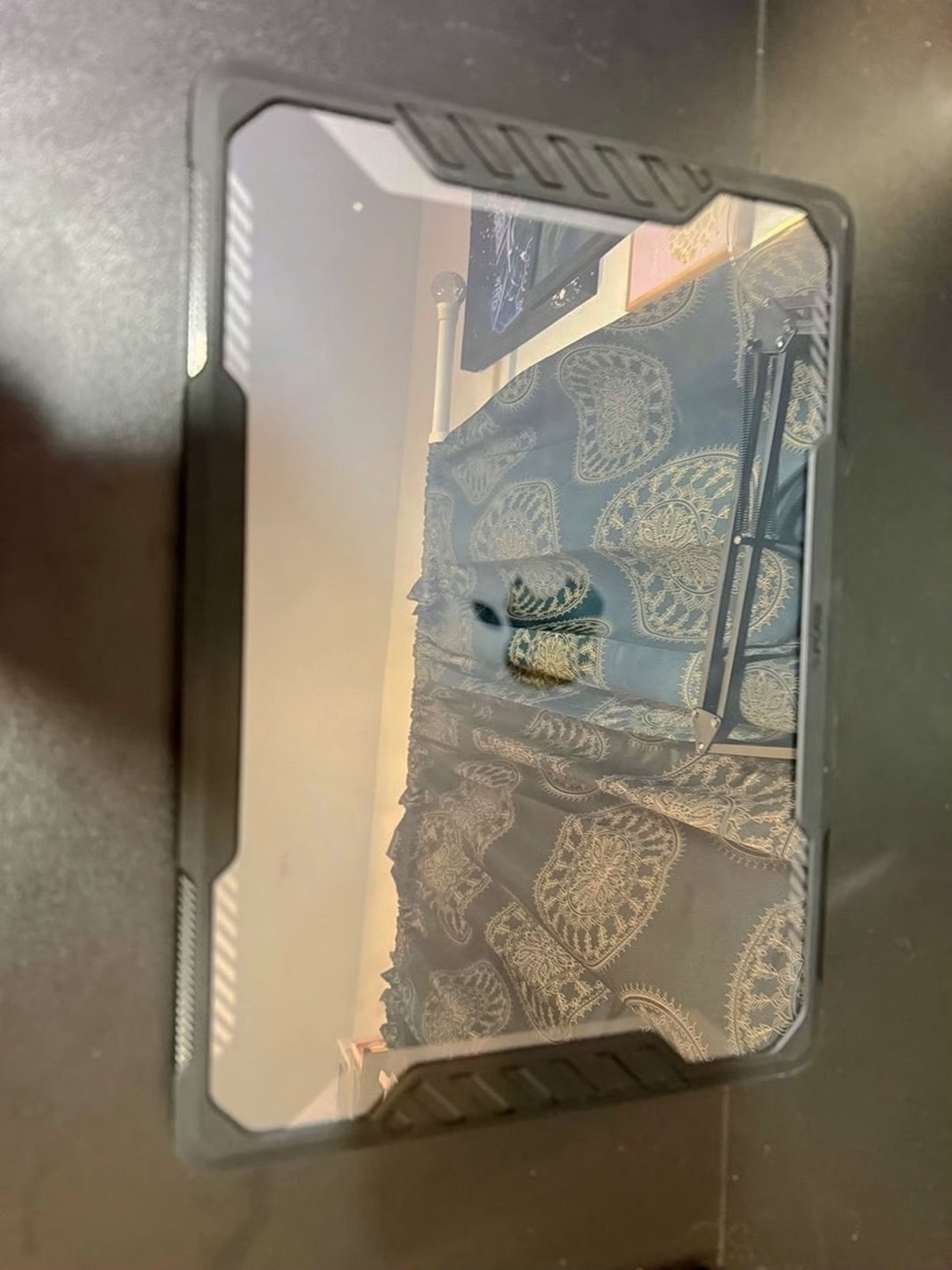 Apple MacBook Air 2022 250GB Midnight - Used image 2