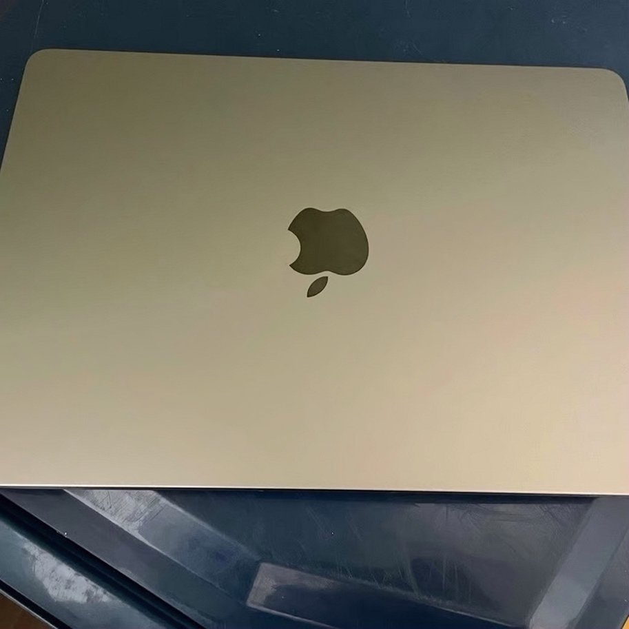Apple MacBook Air M2 256GB Space Gray Unlocked - Used image 2