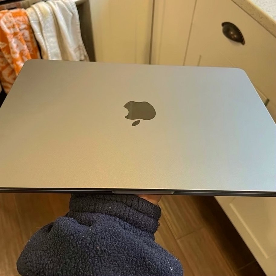 Apple MacBook Air M2 256GB Space Gray Unlocked - Used image 4