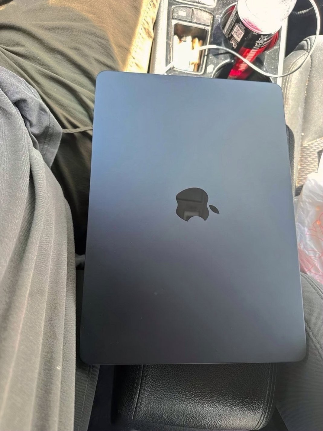 Apple Macbook Air A2681 M2 256GB Unlocked - Used image 3