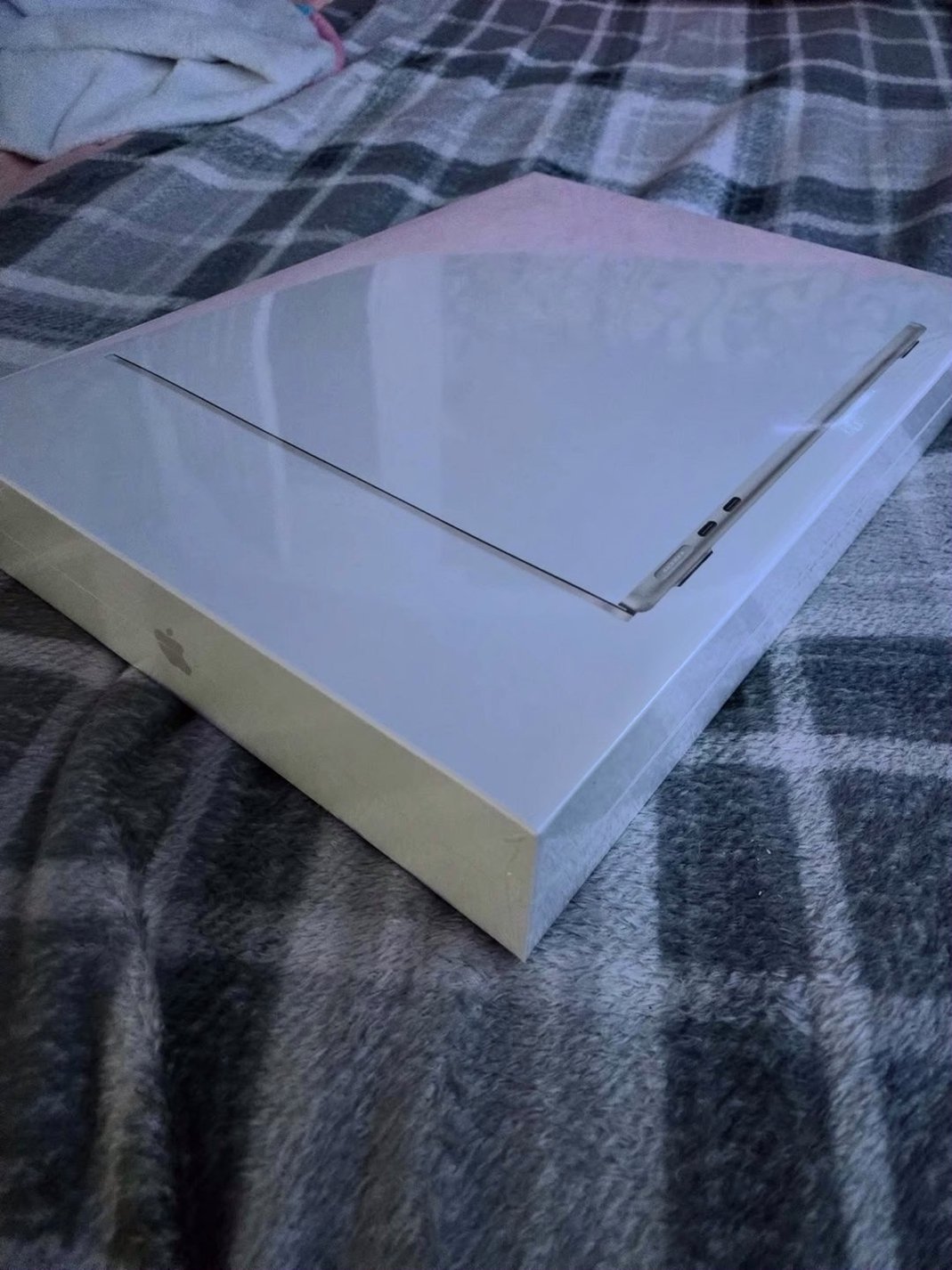 Apple MacBook Air 13in M2 512GB SSD Unlocked - Used