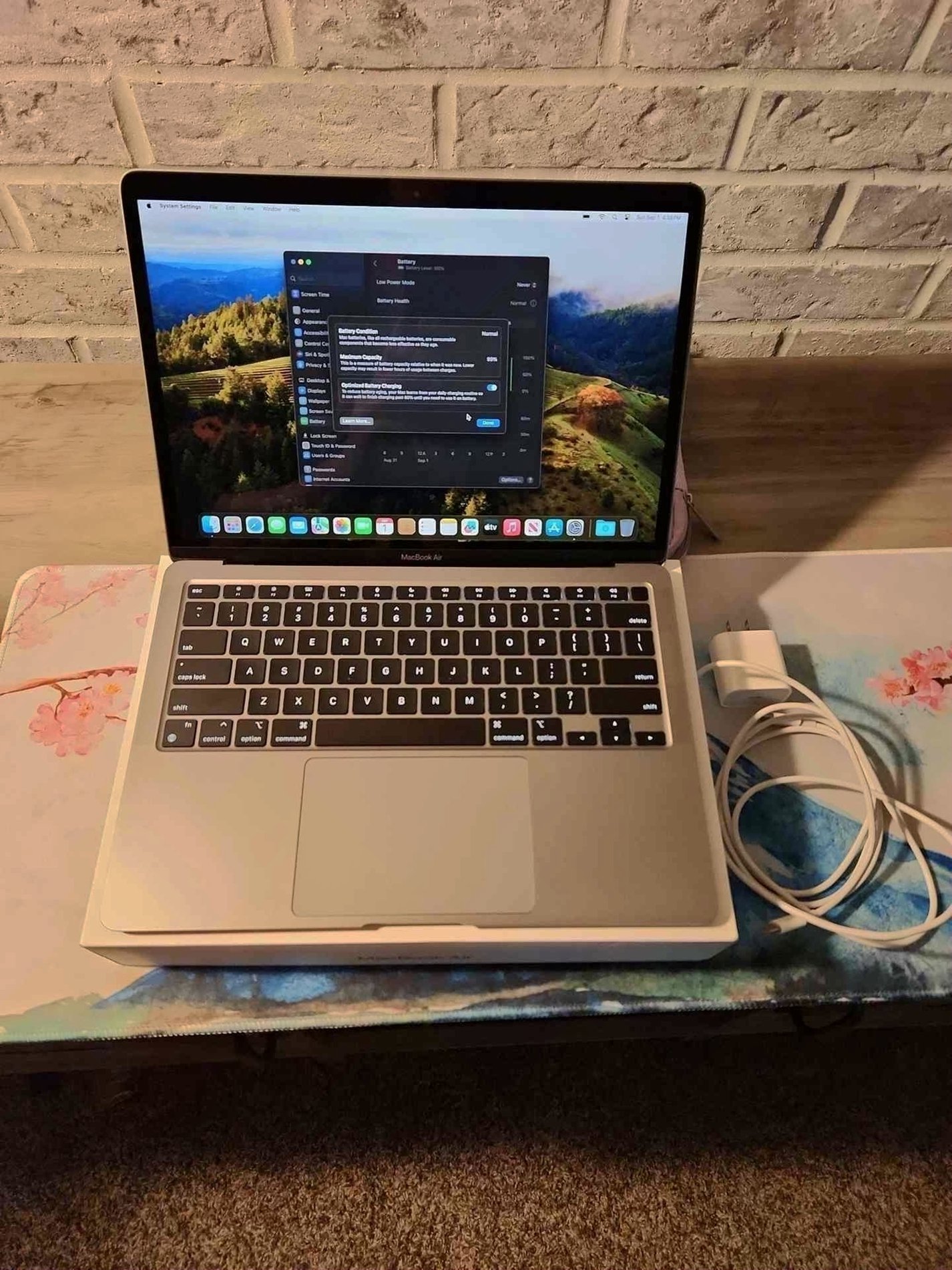 Apple MacBook Air A2337 1TB SSD Silver Unlocked - Used