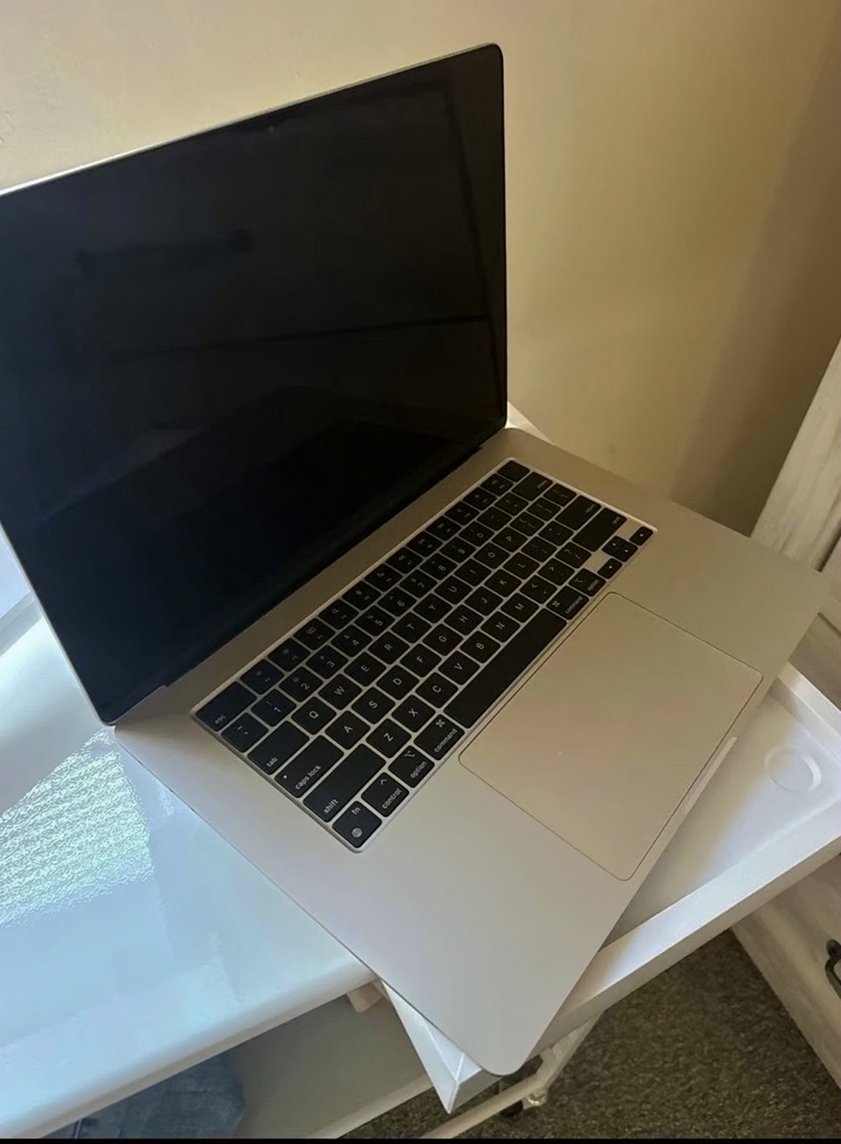 Apple MacBook Air 15 inch M2 256GB Silver Unlocked - Used