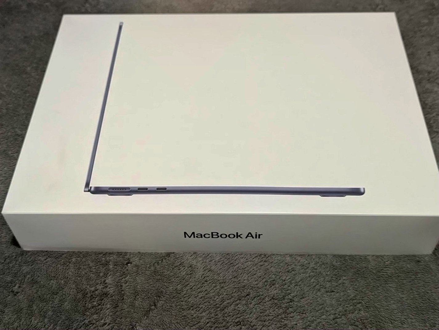 Apple MacBook Air 13-inch 512GB Space Gray Unlocked - Used
