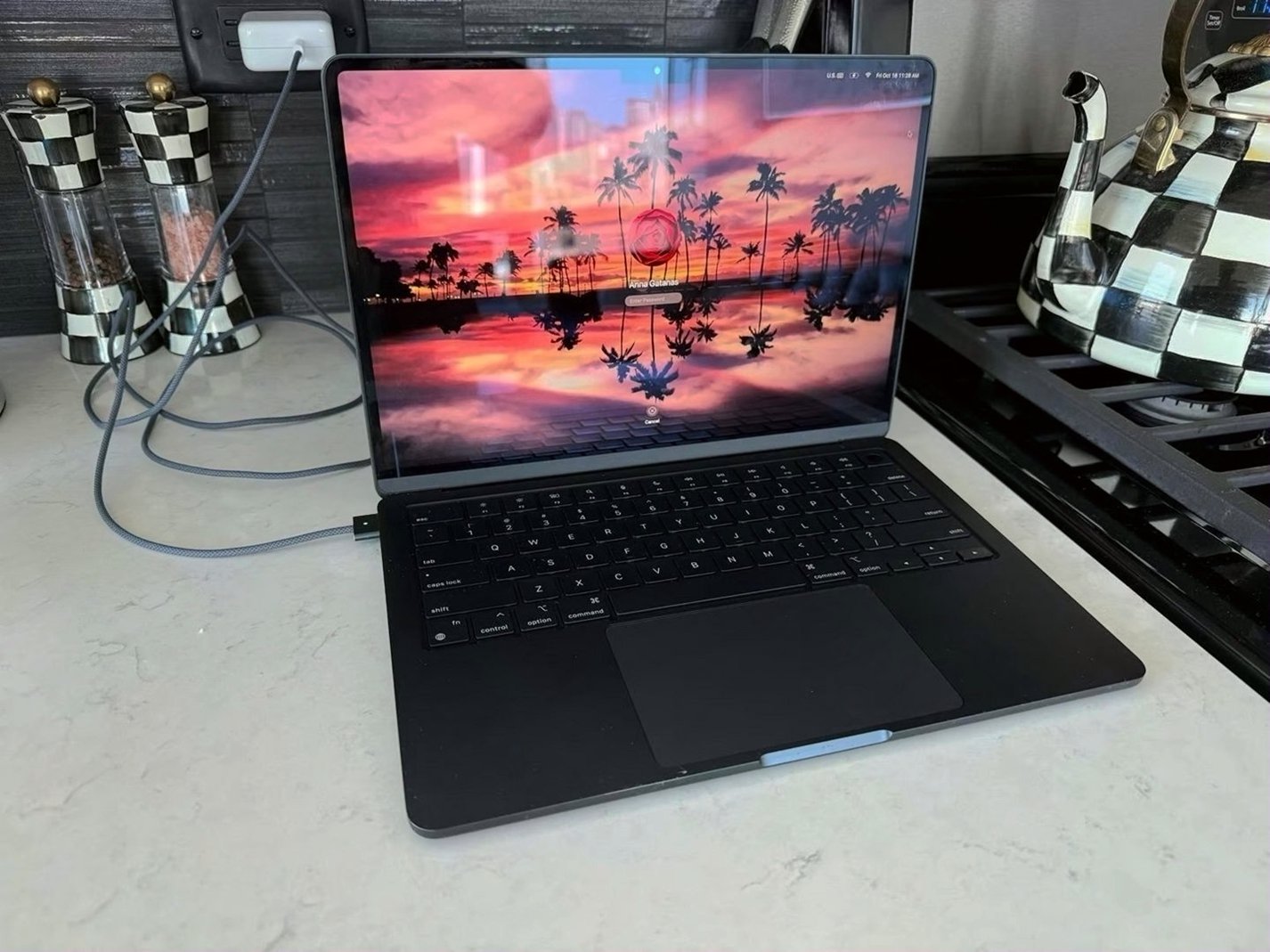 Apple MacBook Air 13-inch M2 256GB Midnight - Used
