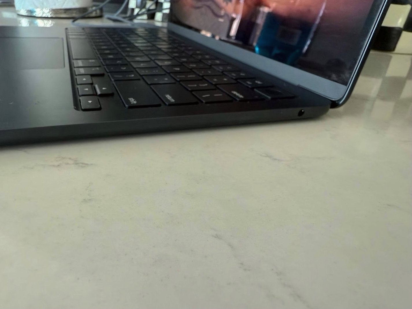 Apple MacBook Air 13-inch M2 256GB Midnight - Used image 3