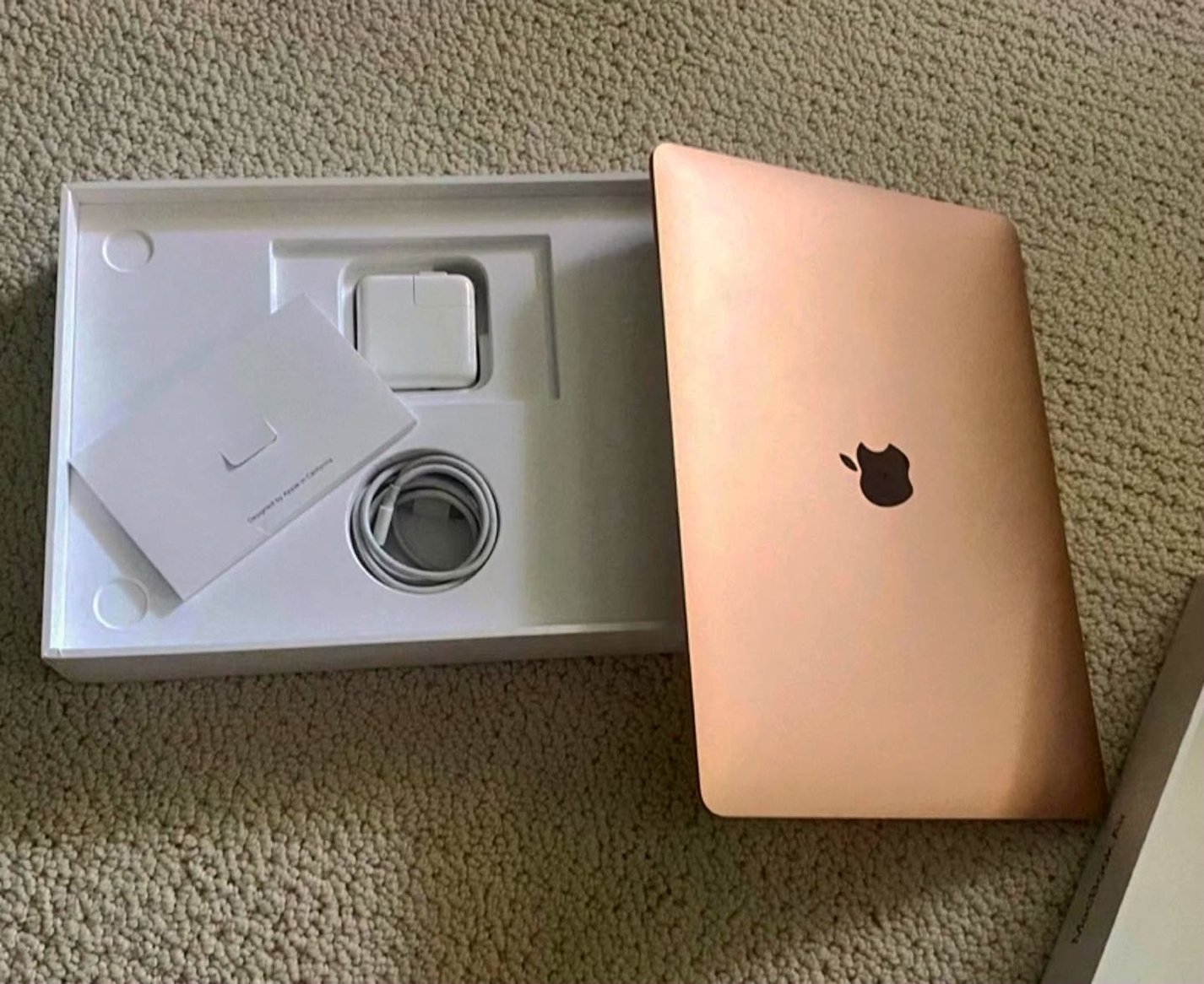 Apple MacBook Air 2018 3R17 128GB Silver Unlocked - Used image 2