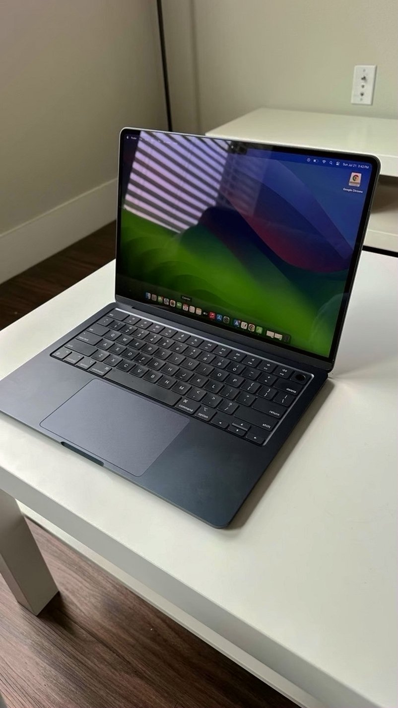 Apple MacBook Air 1F62 8GB Midnight Unlocked - Used image 2