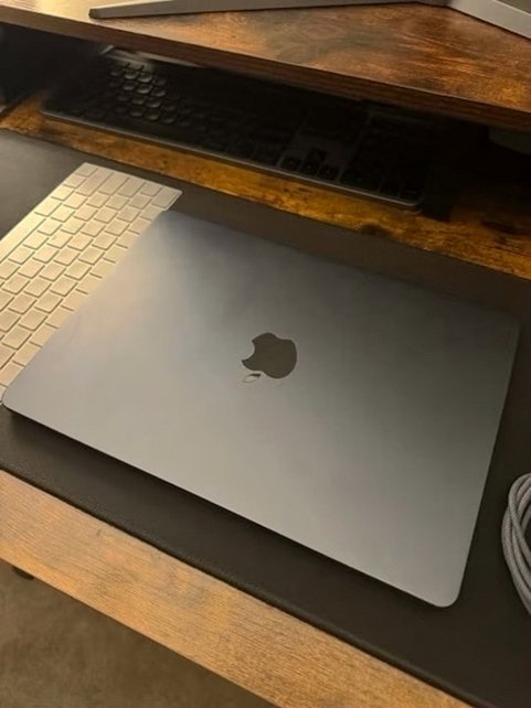 Apple MacBook Air 13.6" M2 Chip 256GB - Used image 5