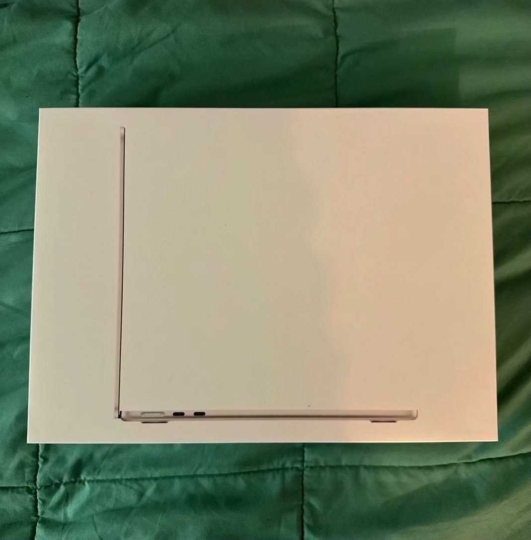 Apple MacBook Air M2 2022 256GB Starlight - Used