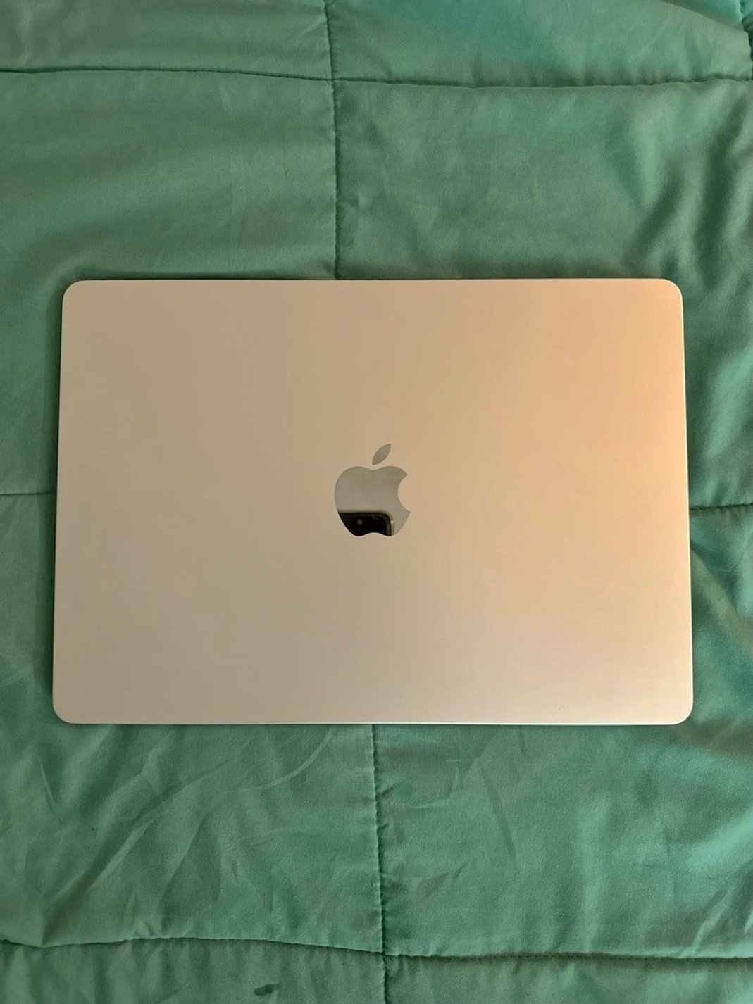 Apple MacBook Air M2 2022 256GB Starlight - Used image 2