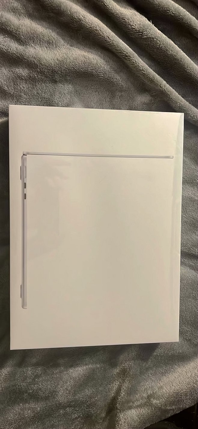 Apple Macbook Air 13in M2 256GB Light Grey Unlocked - Used