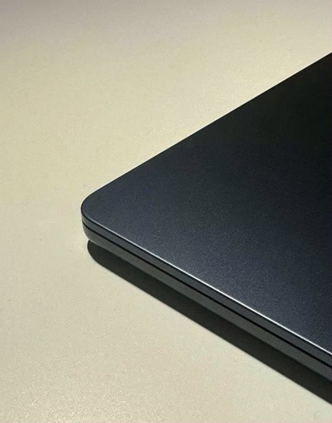Apple MacBook Air M2 256GB Midnight Used image 4