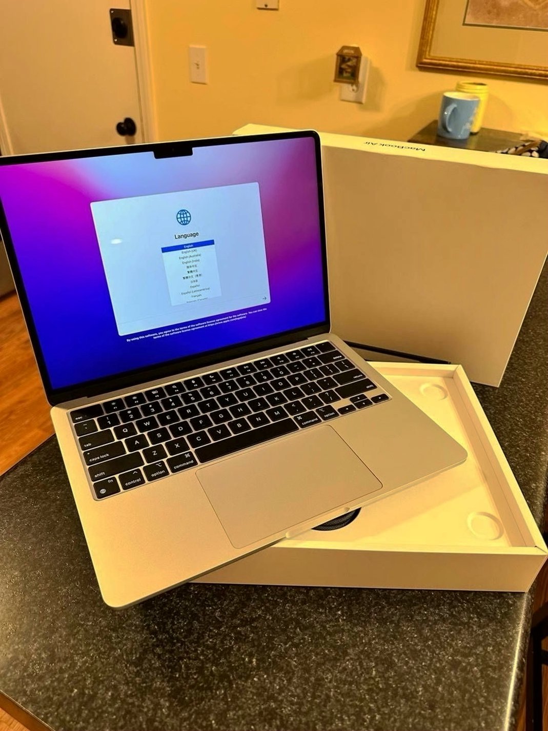 Apple MacBook Air M2 256GB Silver Unlocked - Used