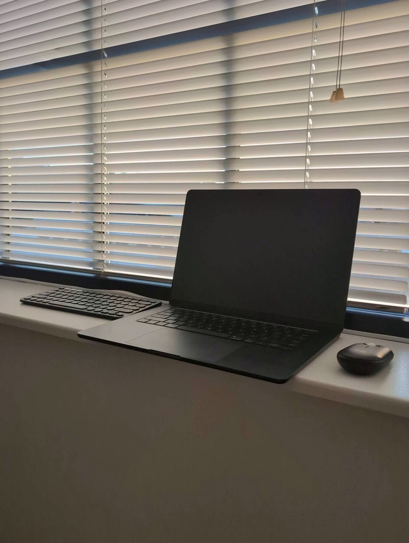 Apple MacBook Air A2941 256GB Silver Unlocked - Used