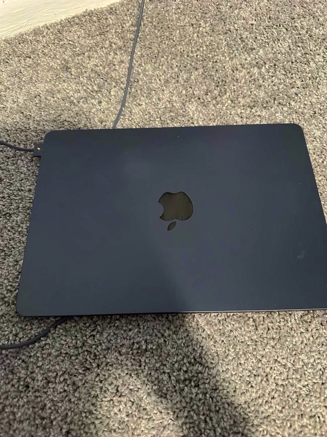 Apple MacBook Air 13in M2 256GB SSD Unlocked Used image 4
