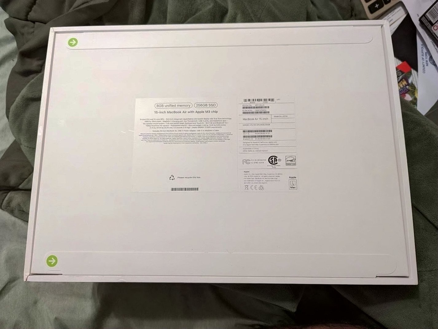 Apple MacBook Air 15 Inch M3 256GB Midnight Unlocked - Used image 2