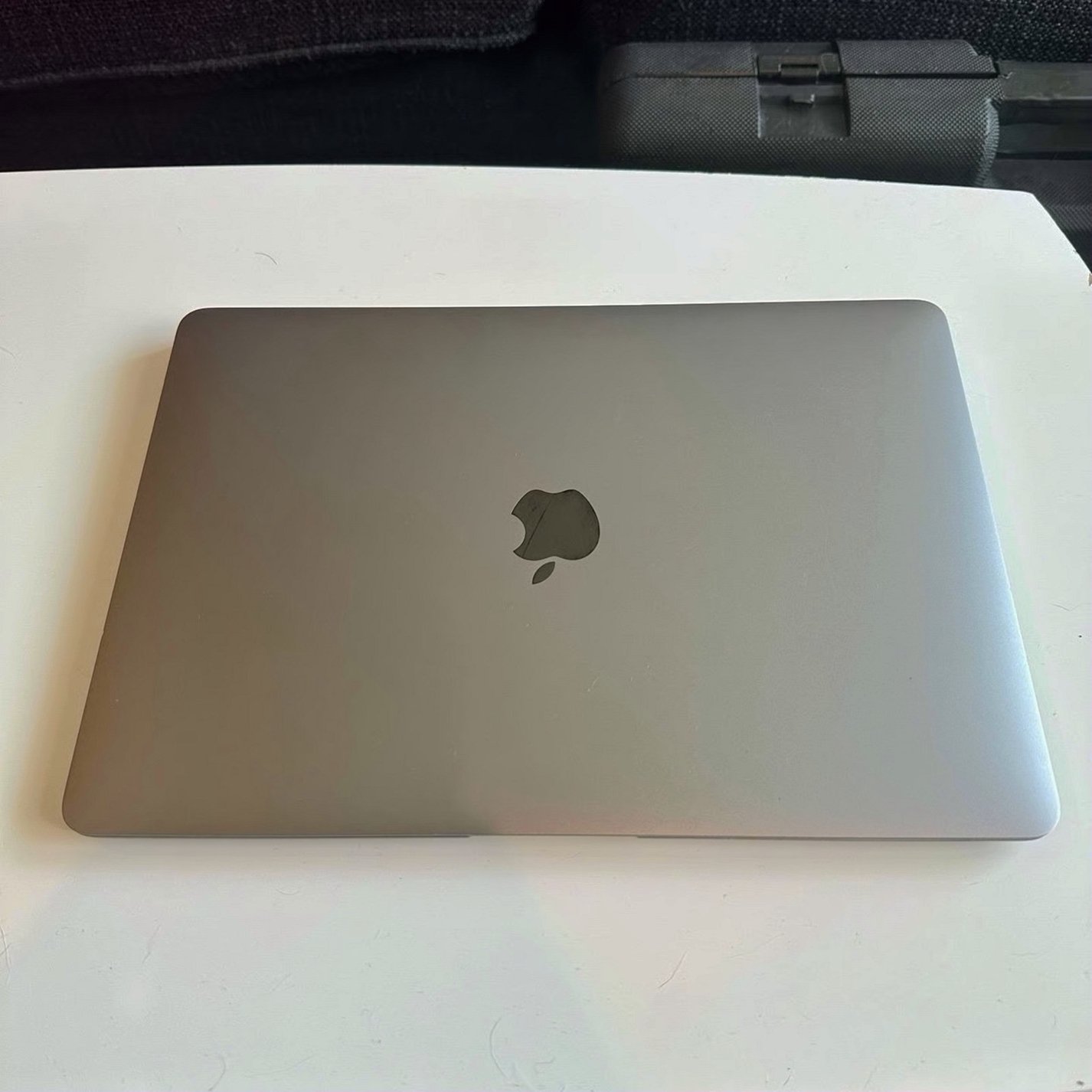 Apple MacBook Air M1 512GB Space Gray Unlocked - Used
