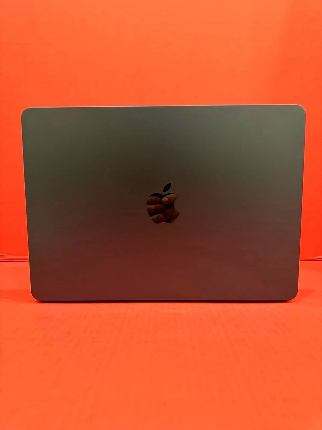 Apple MacBook Air M2 256GB Silver Unlocked - Used image 4