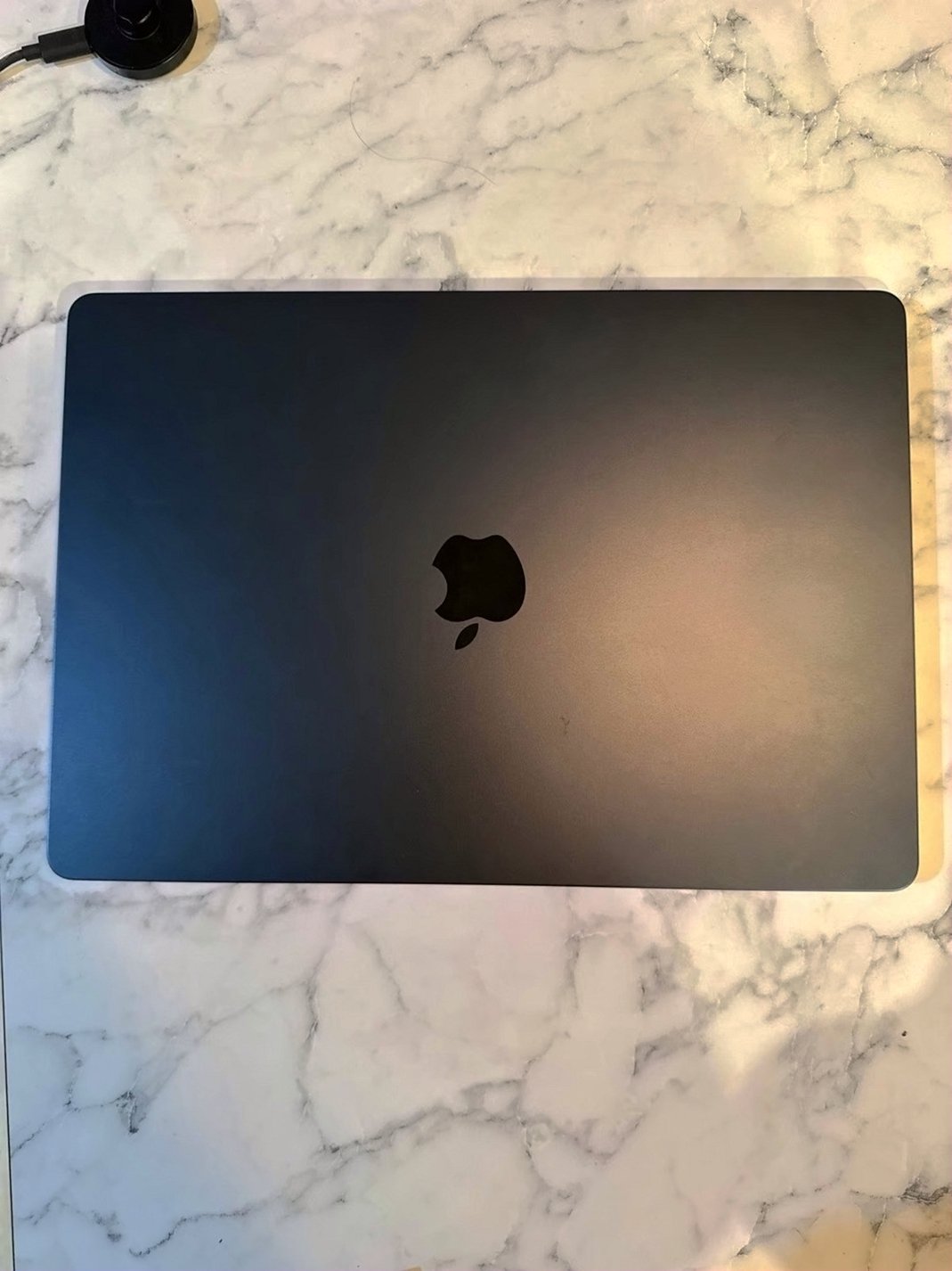 Apple MacBook Air M2 15 inch 256GB Midnight - Used image 4