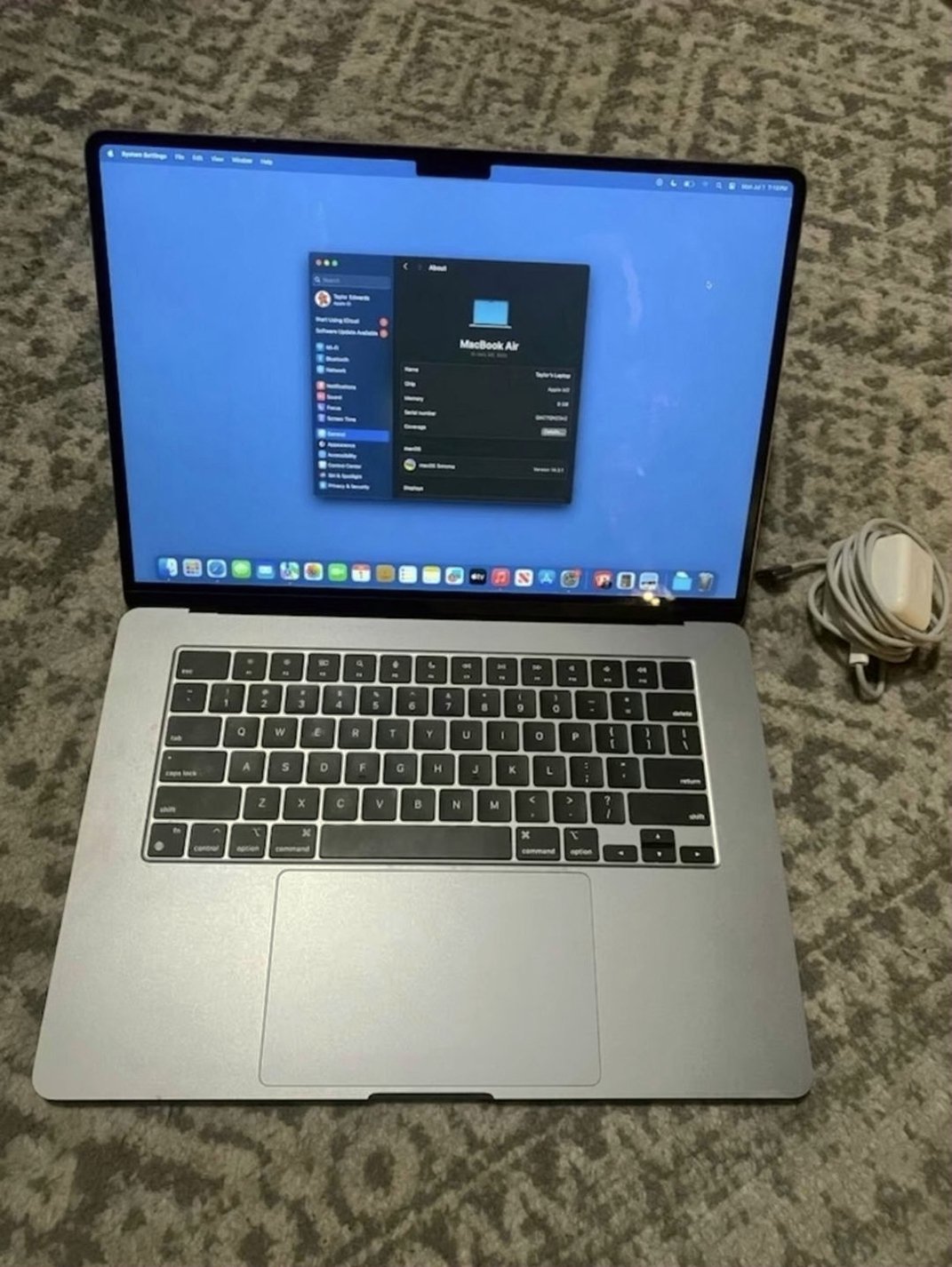 Apple MacBook Air M2 256GB Unlocked - Used