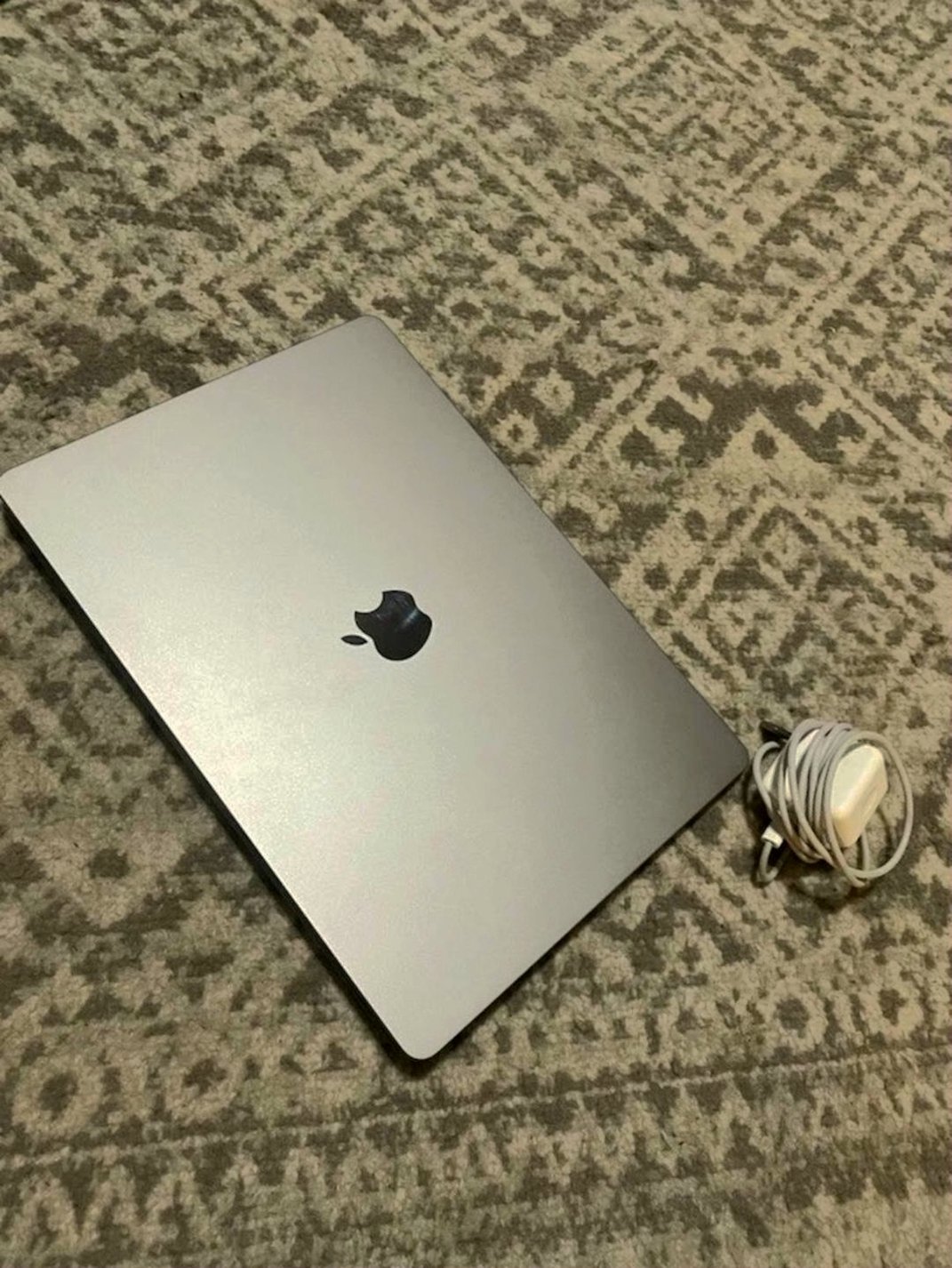 Apple MacBook Air M2 256GB Unlocked - Used image 2