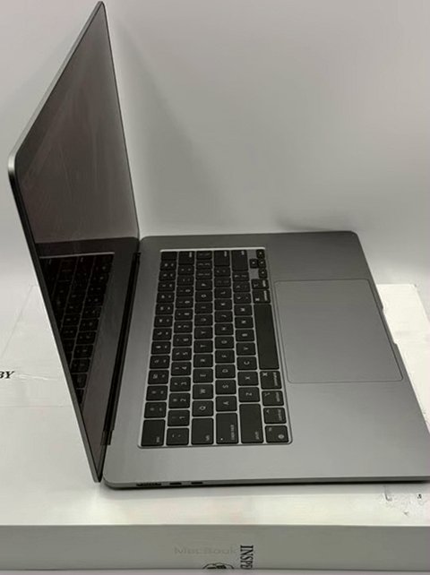 Apple MacBook Air 15" 256GB Starlight Unlocked - Used image 3