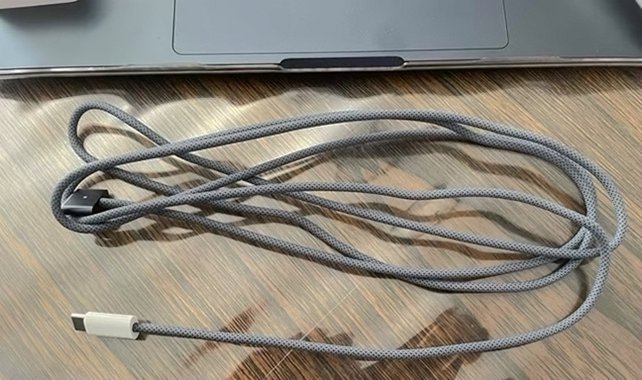 Apple MacBook Air 2023 256GB Midnight Unlocked - Used image 5