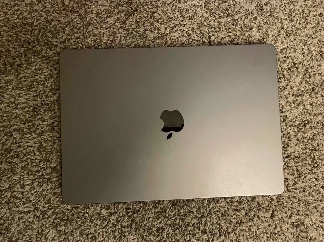 Apple MacBook Air 2023 M2 15 Inch 8GB Space Gray Unlocked - Used image 2