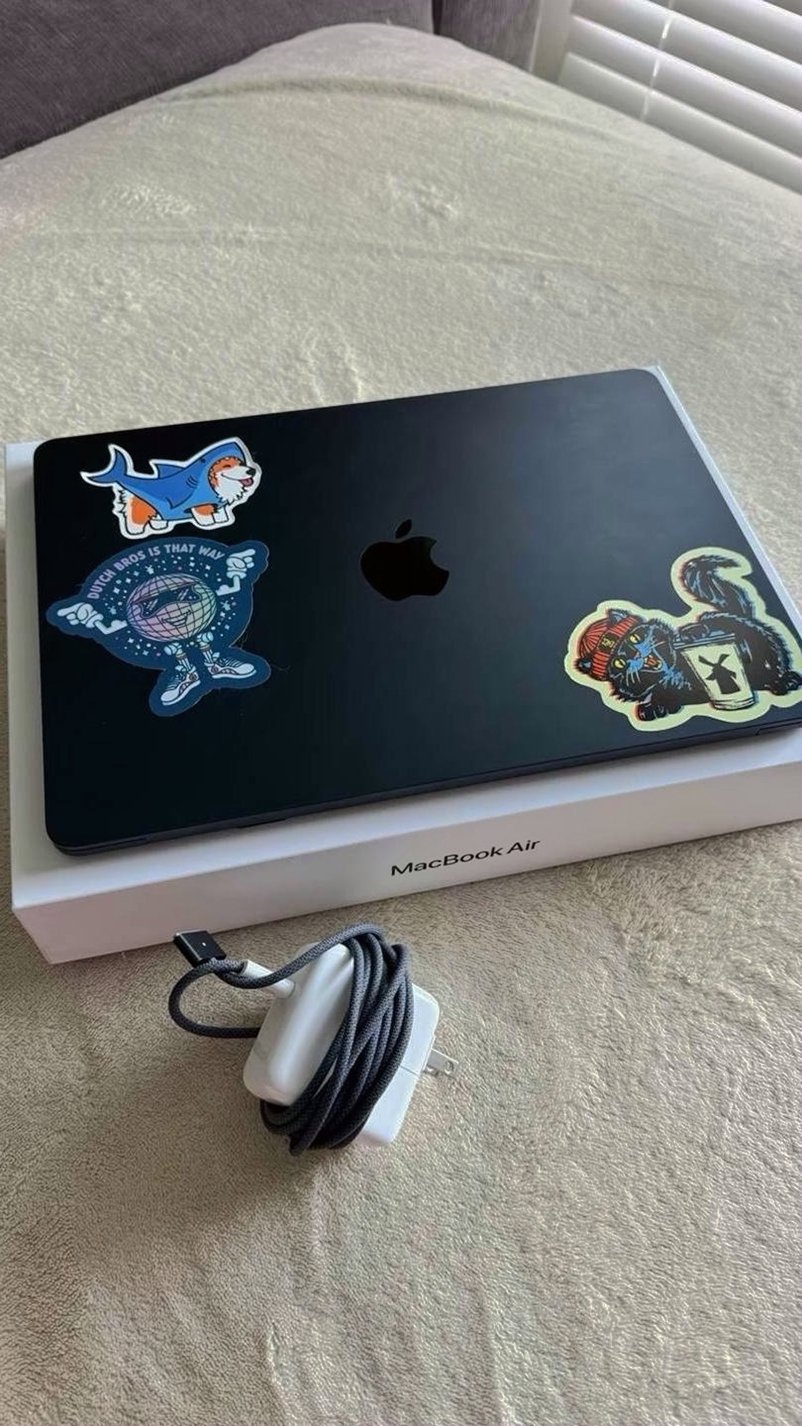 Apple Macbook Air A2681 256GB Midnight Blue Unlocked - Used