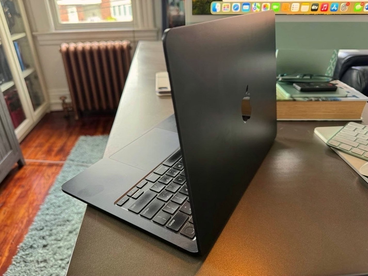 Apple MacBook Air A2681 512GB Midnight Unlocked - Used image 2