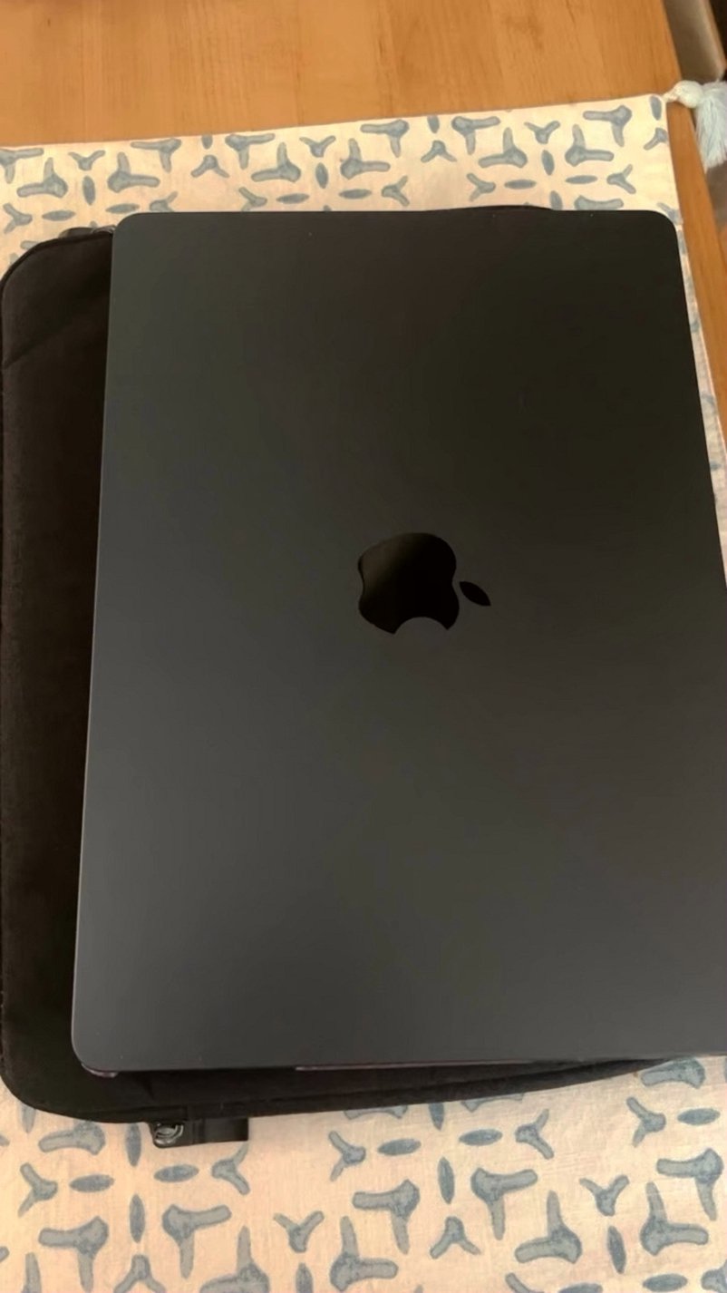 Apple MacBook Air 8F12 256GB Midnight Unlocked - Used