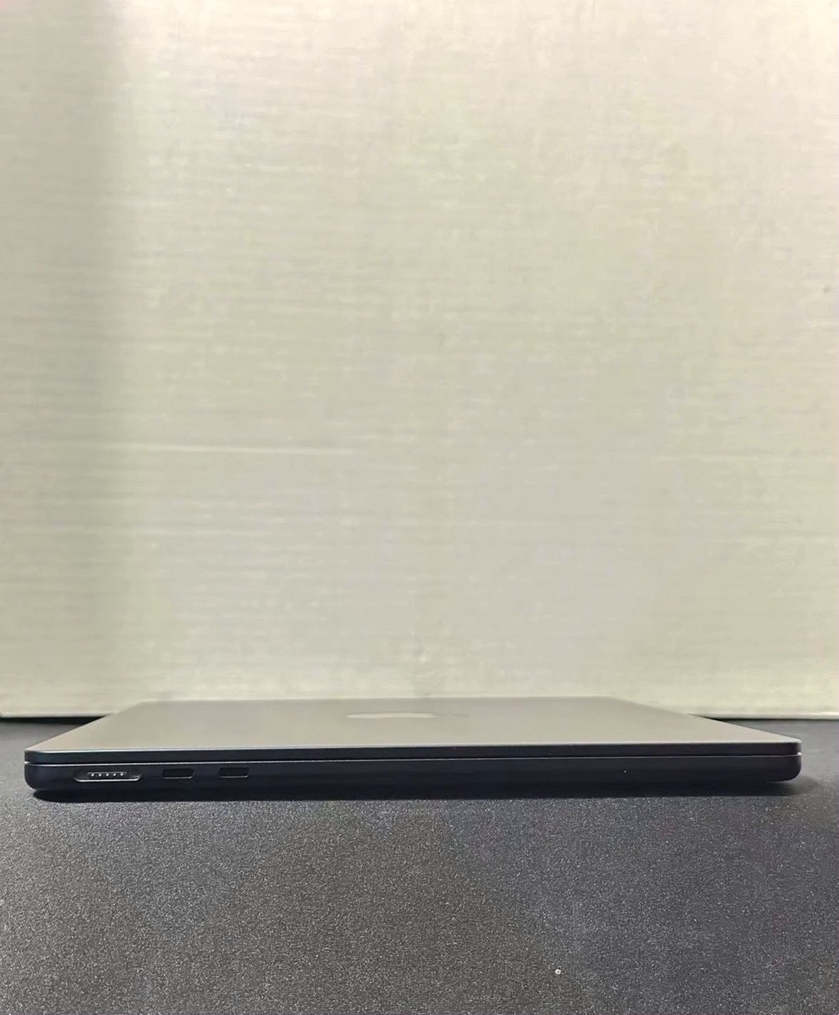 Apple MacBook Air M2 512GB Midnight Black Unlocked - Used image 5