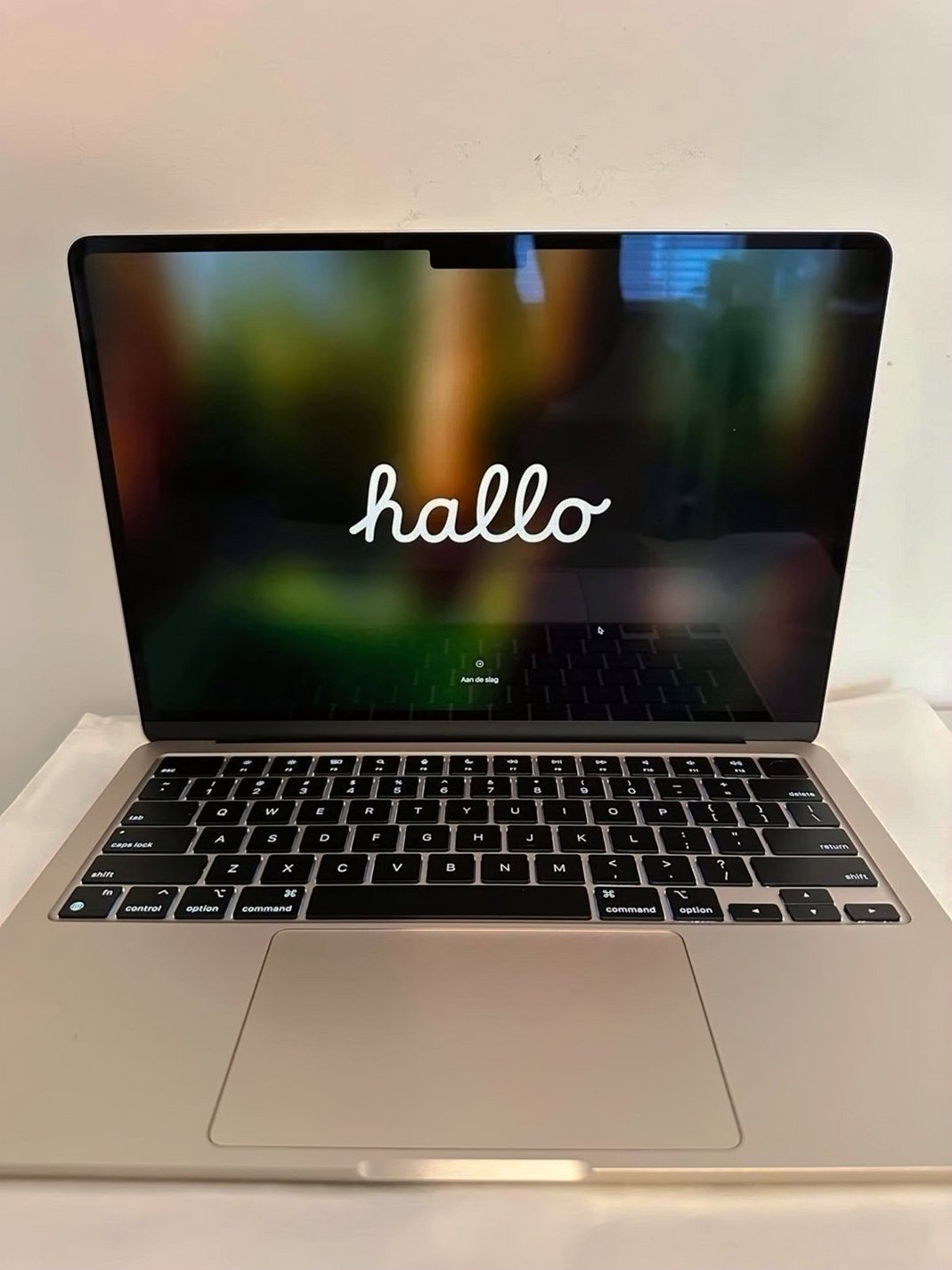 Apple MacBook Air 13-inch M3 256GB Starlight Unlocked - Used