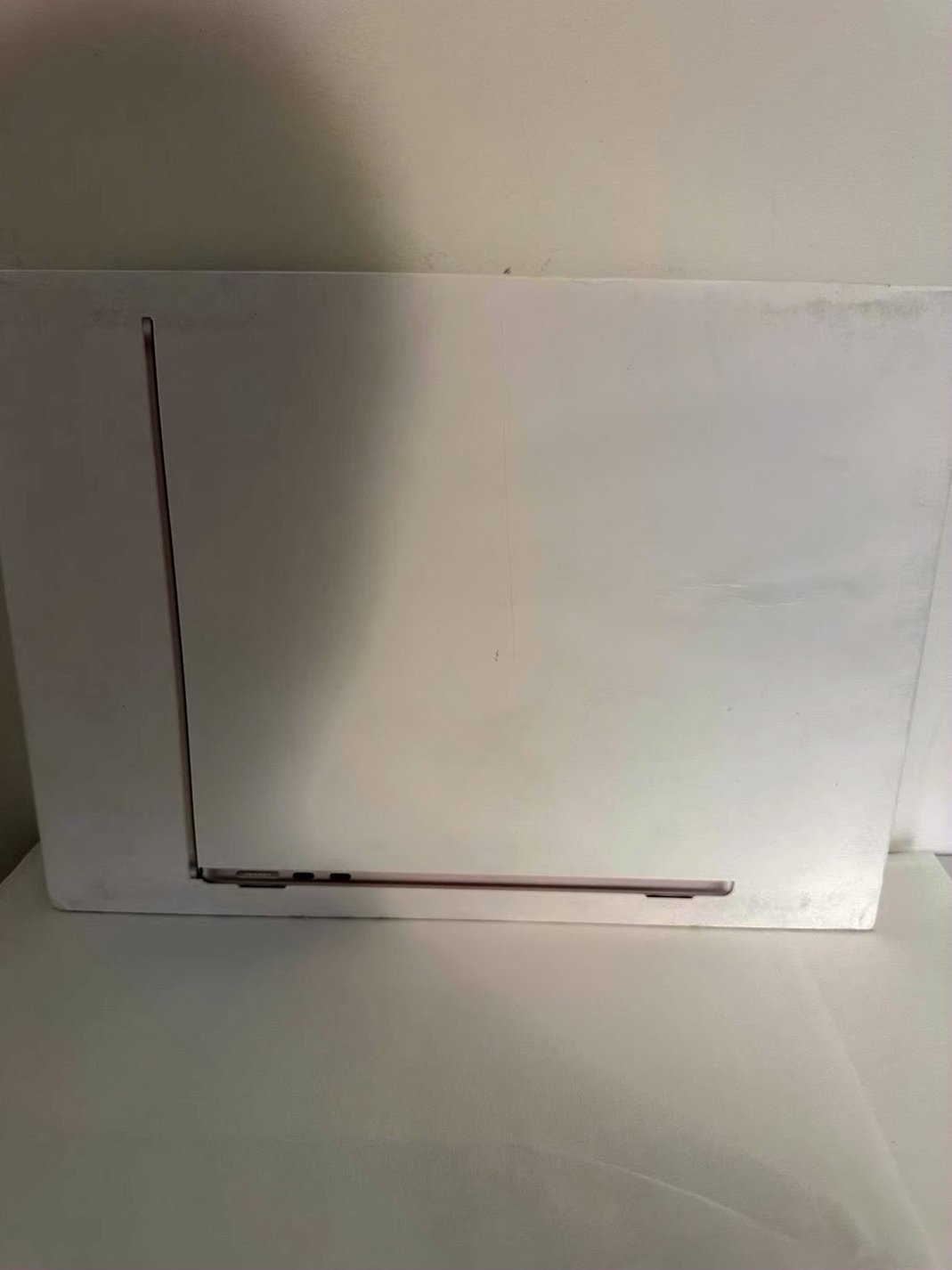 Apple MacBook Air 13-inch M3 256GB Starlight Unlocked - Used image 3