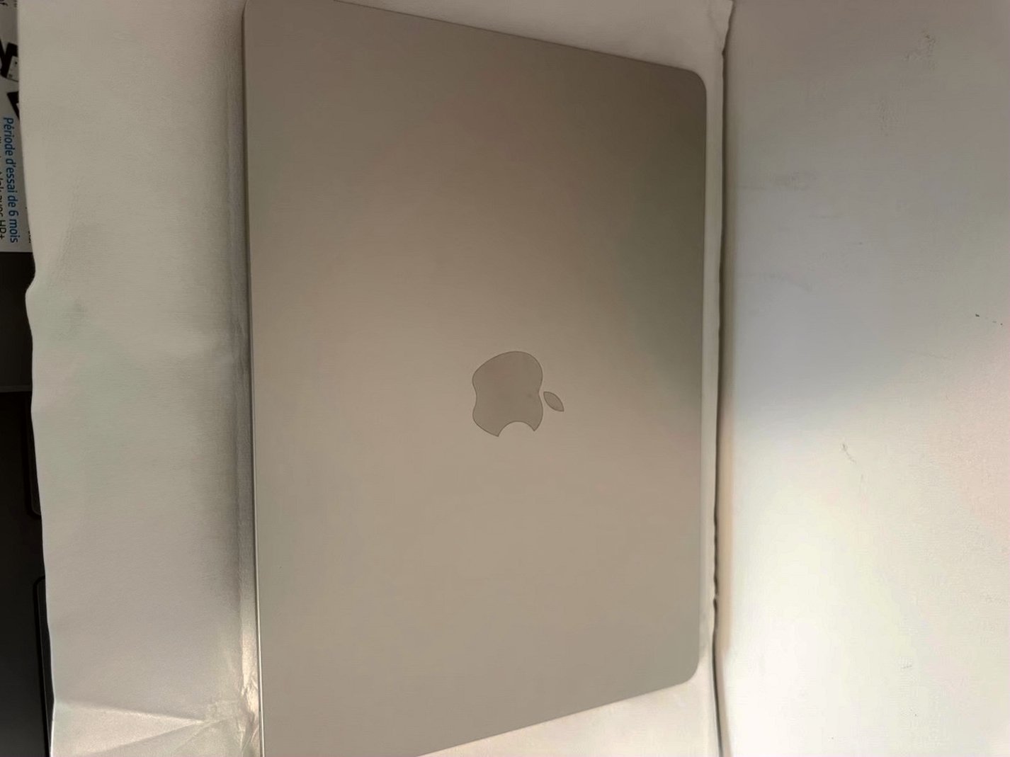 Apple MacBook Air 13-inch M3 256GB Starlight Unlocked - Used image 4