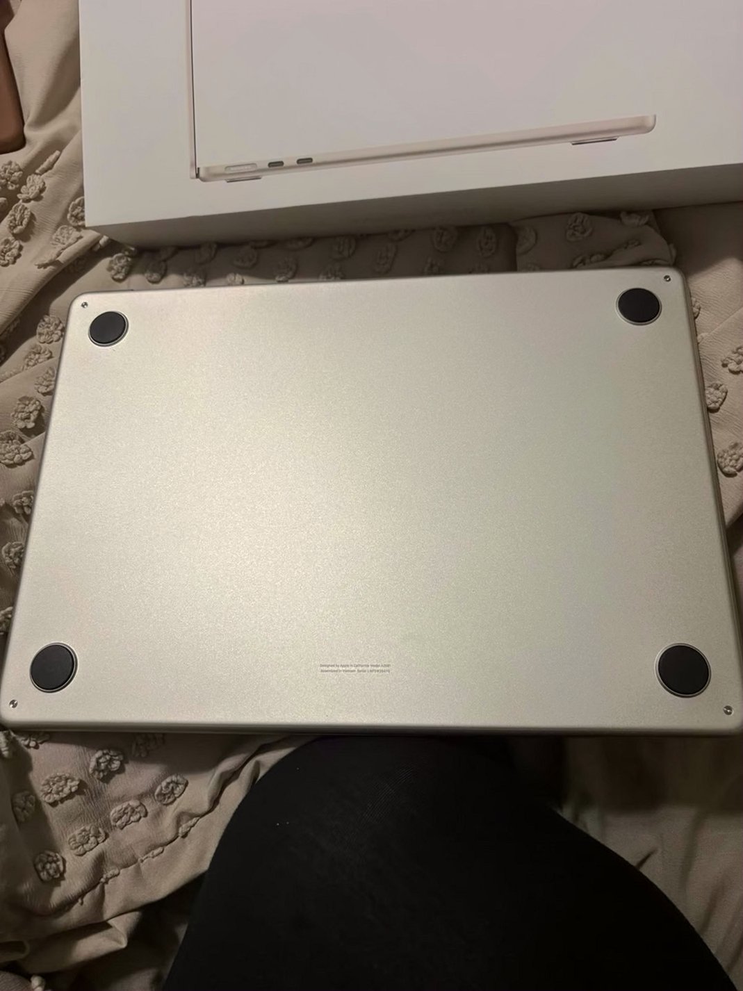 Apple MacBook Air 8F71 256GB Silver Unlocked - Used image 4