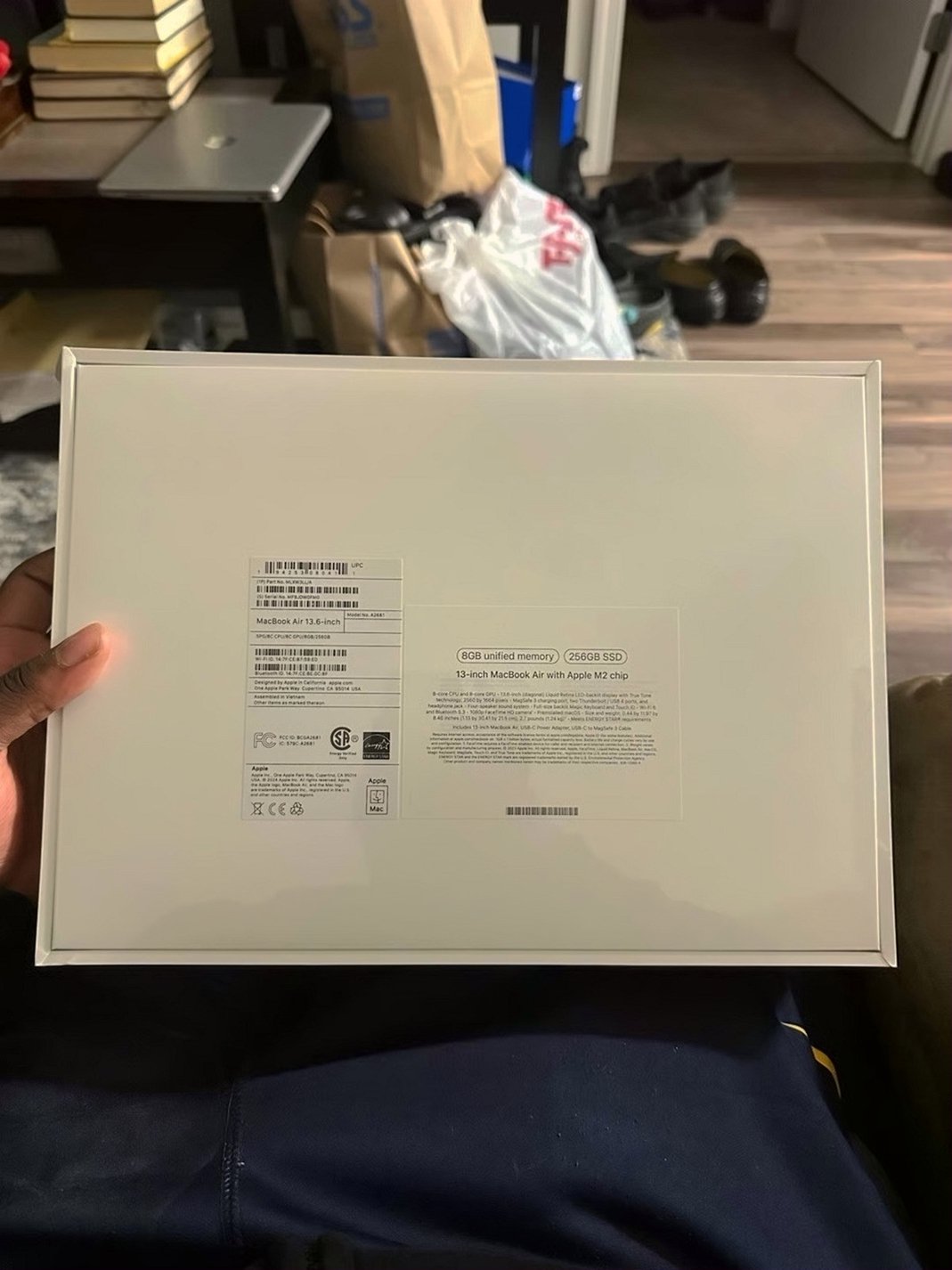 Apple MacBook Air M2 15 7E87 256GB Silver Unlocked - Used image 3