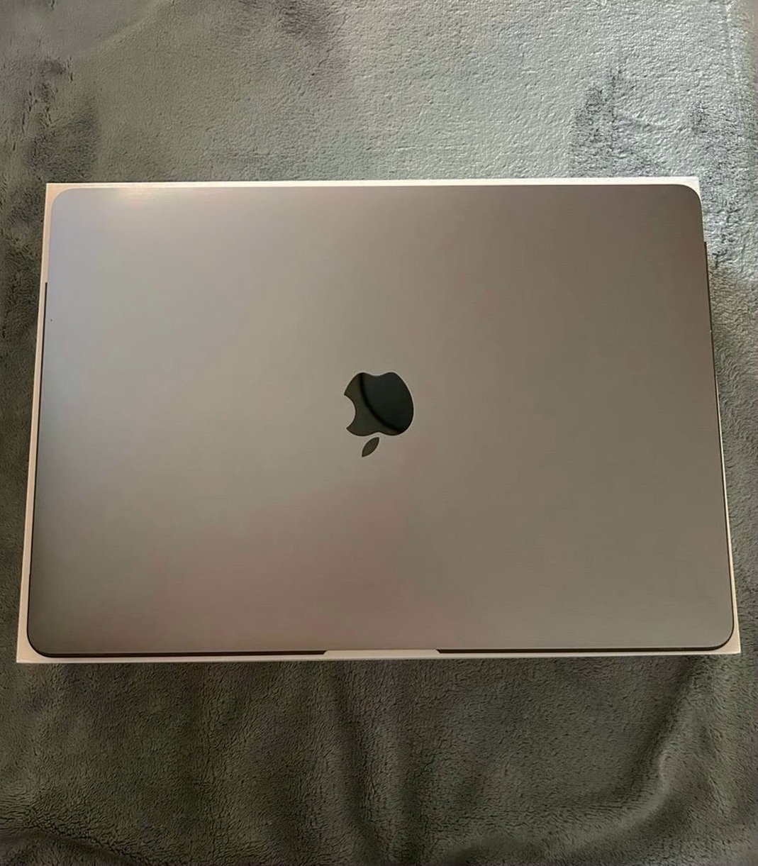 Apple MacBook Air 3B75 256GB Space Gray Used
