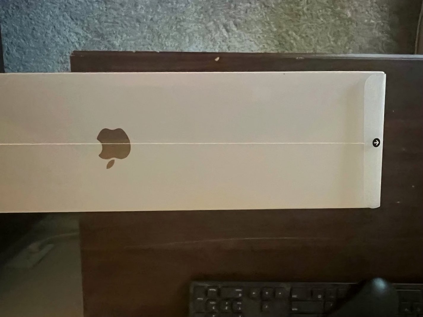 Apple MacBook Air A2337 512GB Gold Unlocked - Used image 5