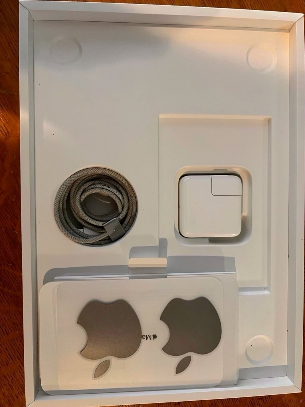 Apple MacBook Air M2 2022 Unlocked - Used image 2