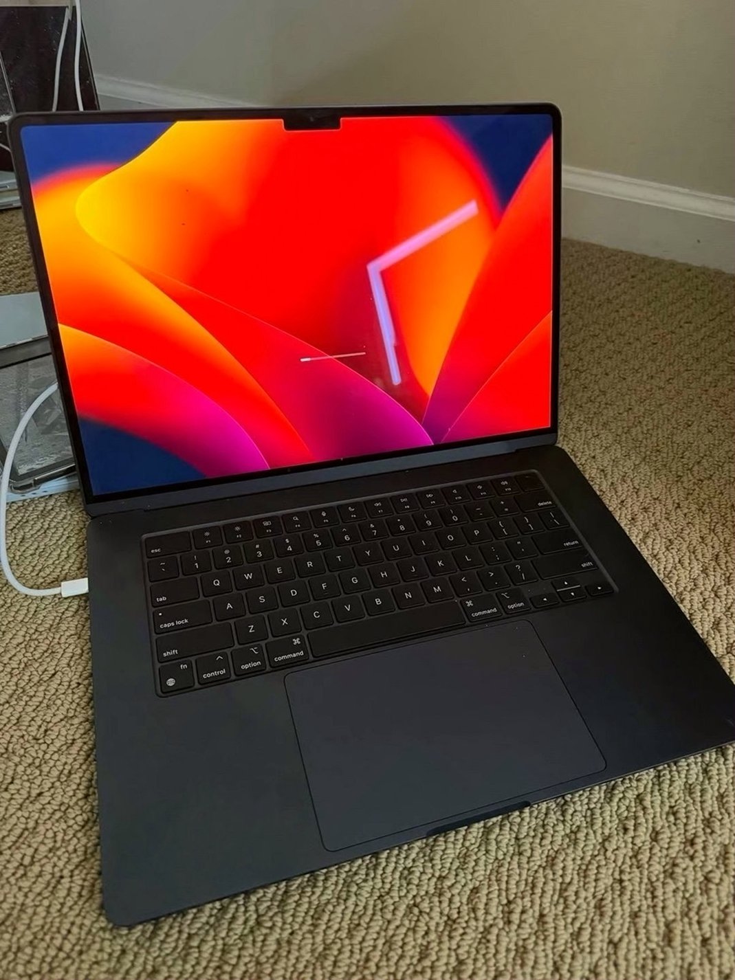 Apple MacBook Air M2 15 inch 256GB Silver - Used image 2