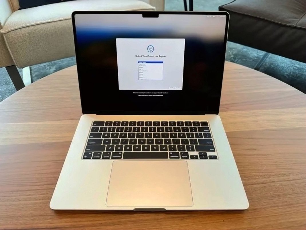 Apple MacBook Air M2 15in 256GB Starlight Unlocked - Used
