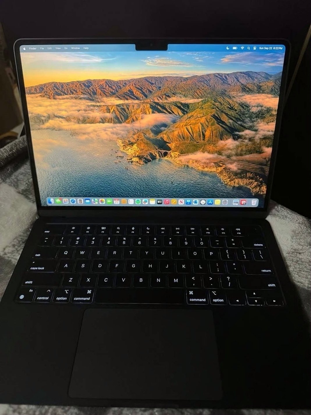 Apple Macbook Air M2 256GB Unlocked - Used