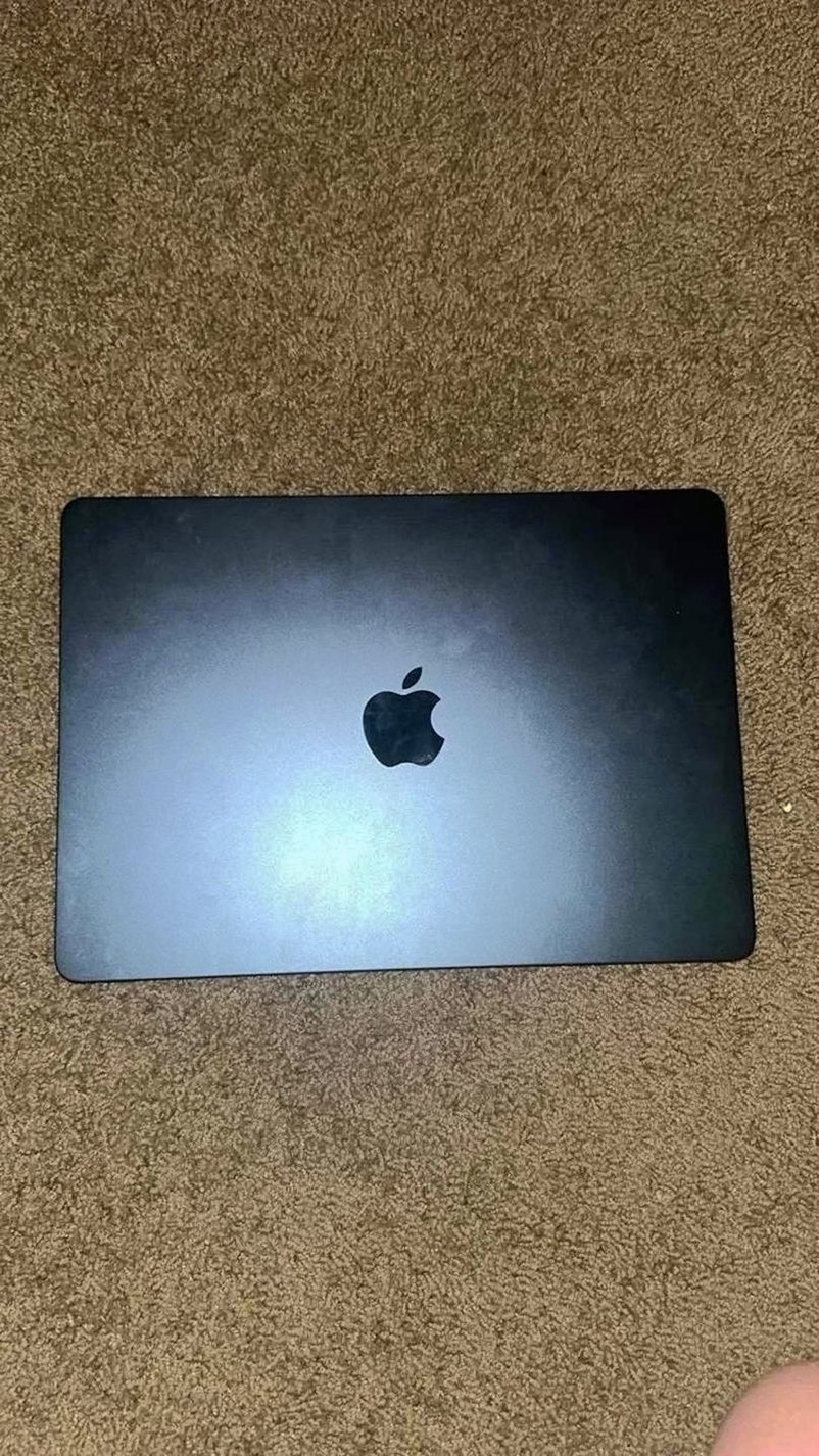 Apple MacBook Air M2 256GB Silver Unlocked - Used