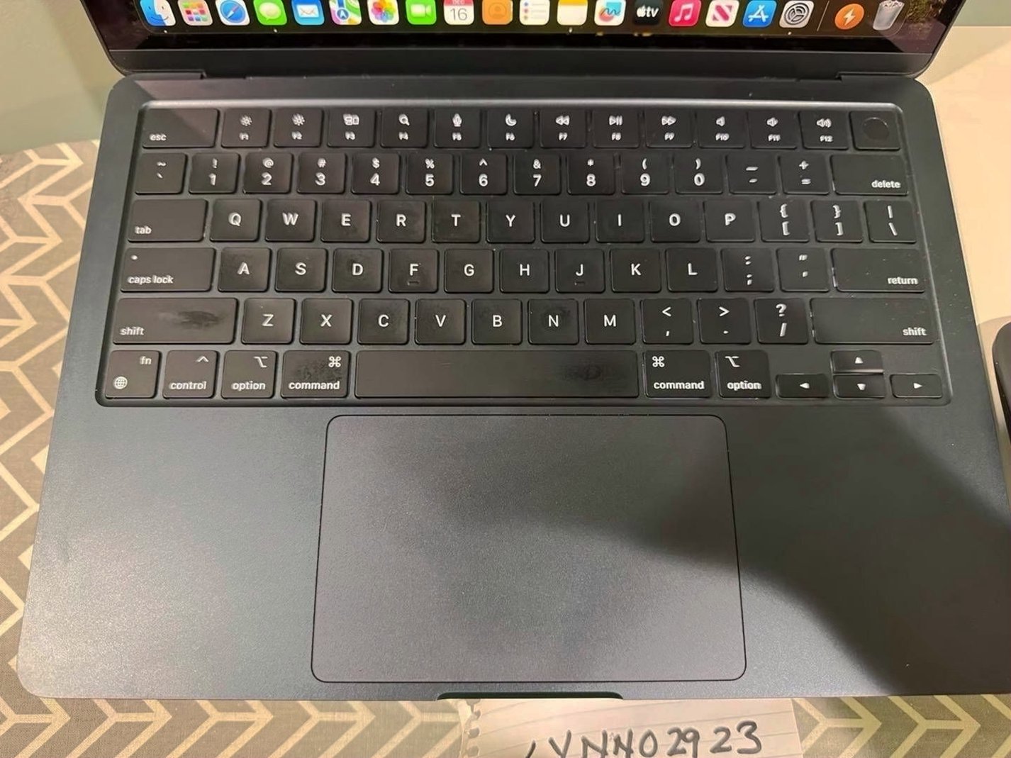 Apple MacBook Air M2 5L57 256GB Silver Unlocked - Used image 3