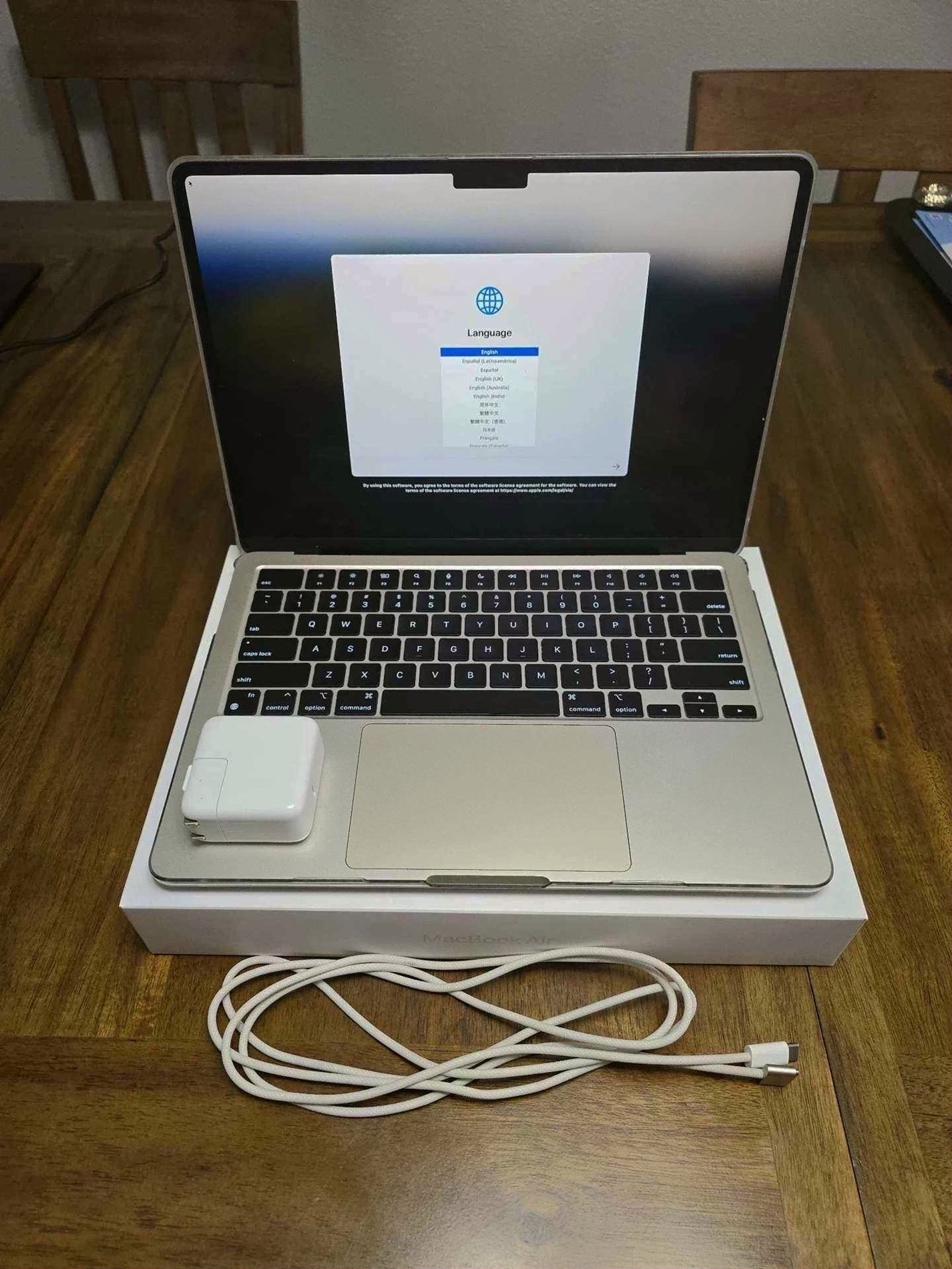 Apple Macbook Air A2681 256GB Silver Unlocked - Used
