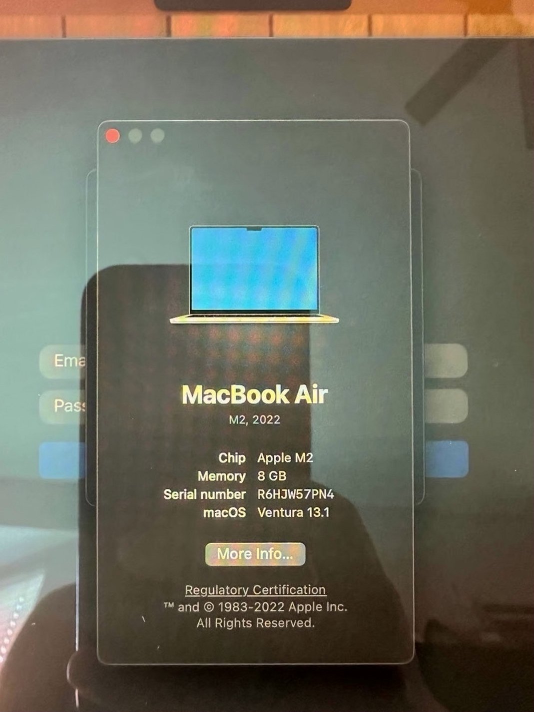 Apple MacBook Air 13.6-inch 256GB Starlight Unlocked - Used image 2